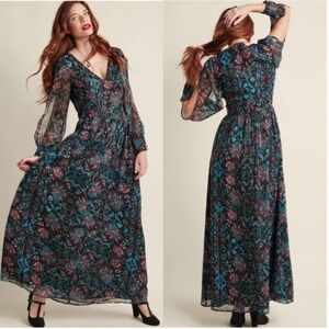 MODCLOTH Loop, Twirl, and Arch Maxi Dress
